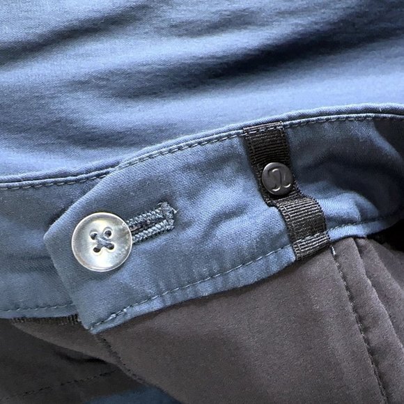 Lululemon Commission Short Slim Chino 9" True Navy Mens 38 Water Repellent EUC - Picture 5 of 14